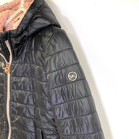 Michael Kors Girls’ Puffer Jacket with Faux Fur Lining size 10/12 - Picture 3 of 4